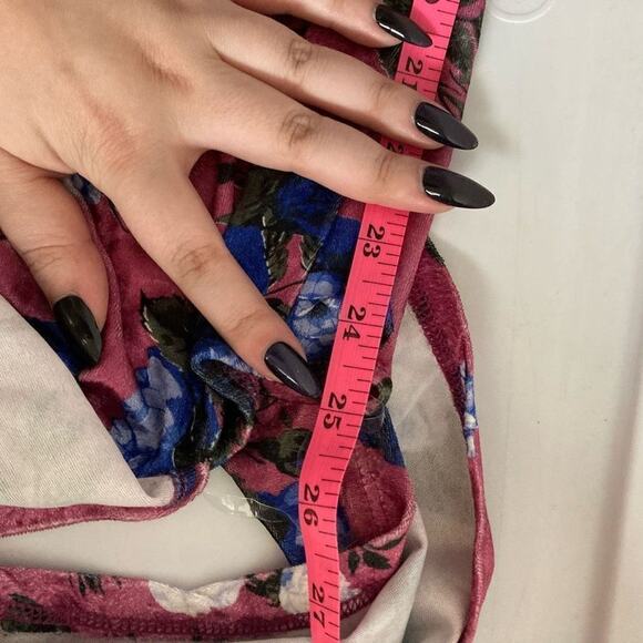 Hot gal medium soft off the shoulder dress - Picture 2 of 5